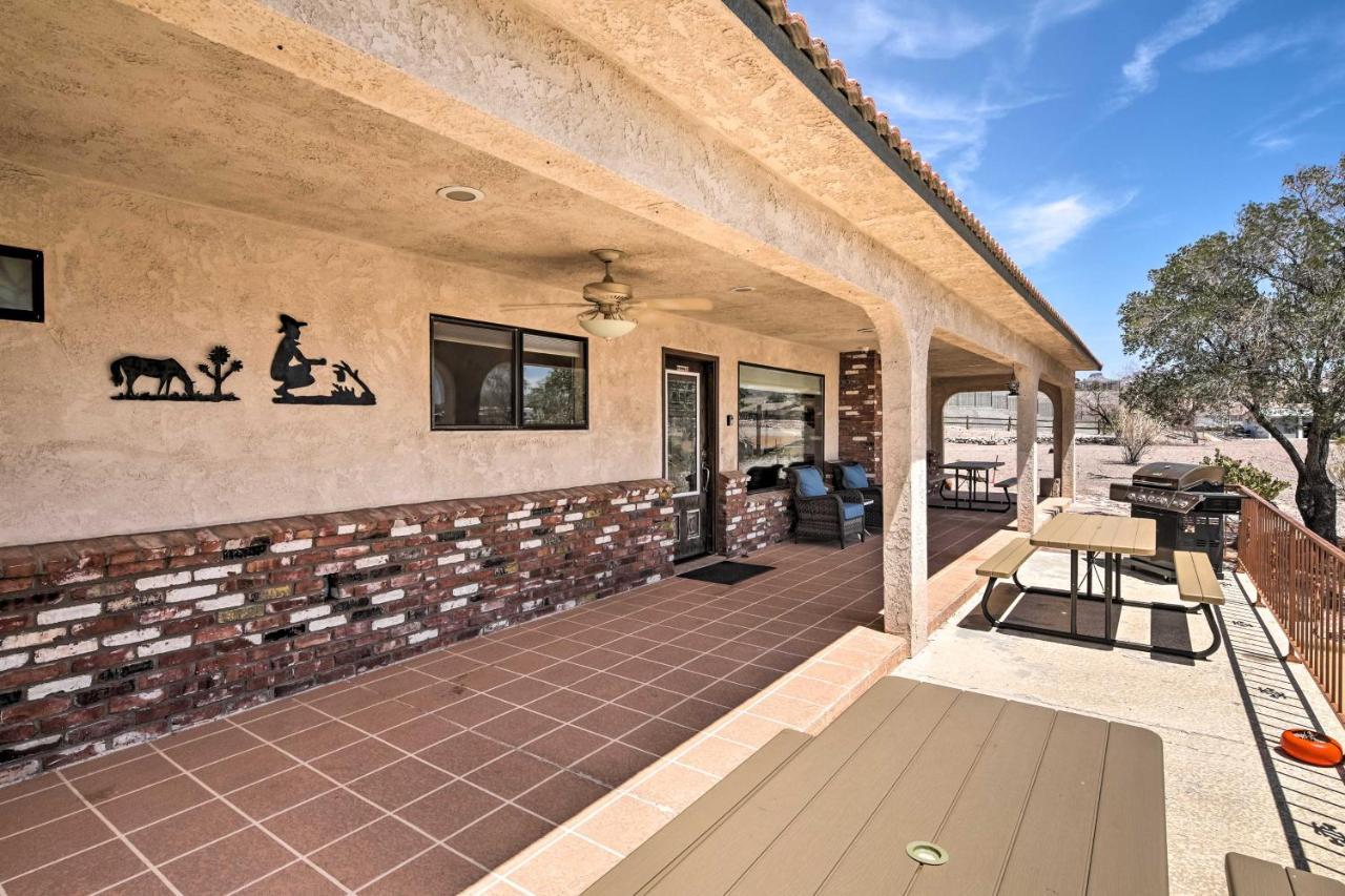 Bullhead City Home With Private Pool, Hot Tub And View Exterior photo