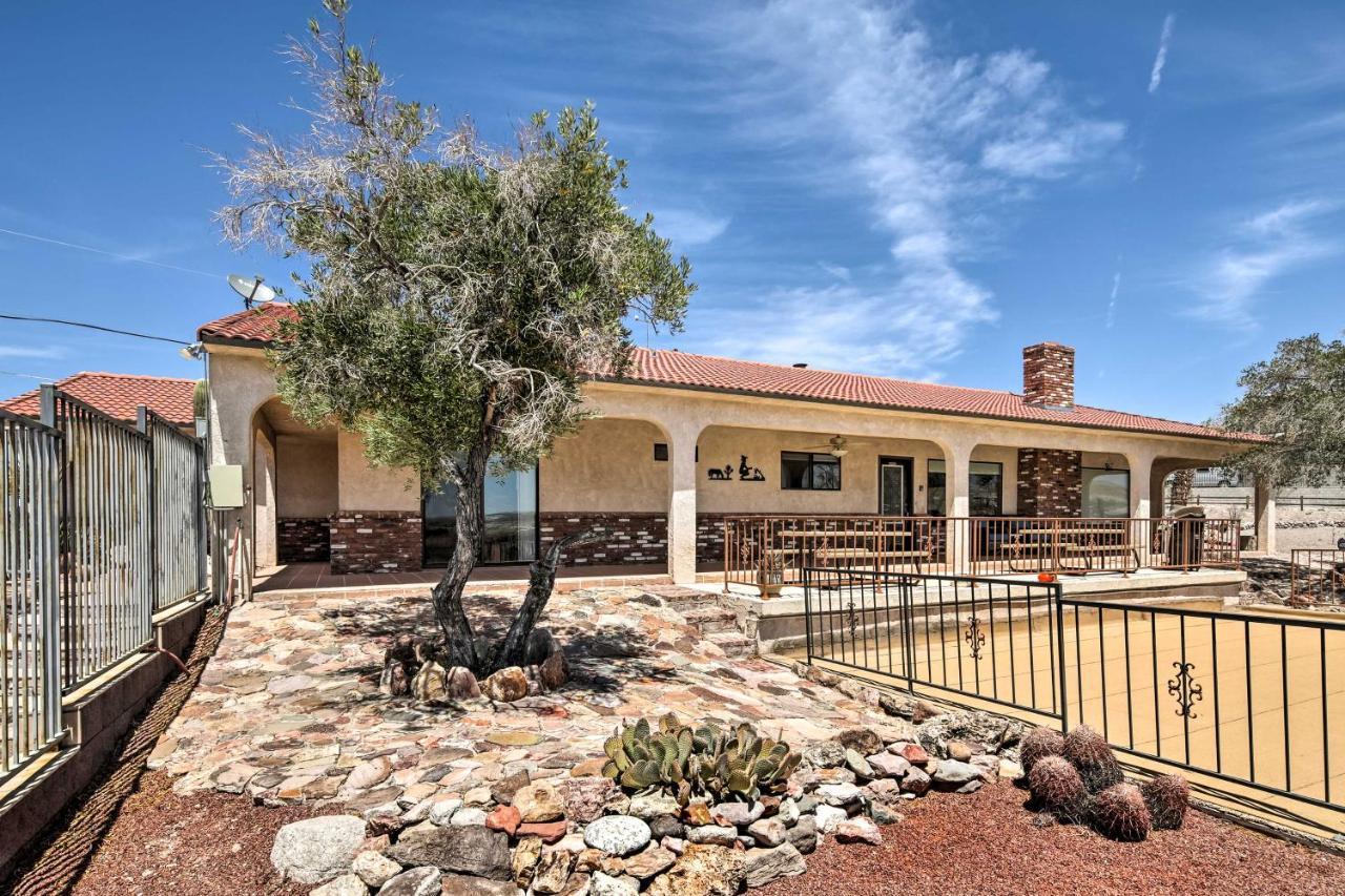 Bullhead City Home With Private Pool, Hot Tub And View Exterior photo